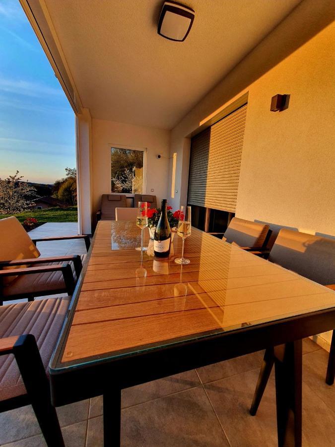 Hisa Dobrega Pocutja Apartment โคซินา ภายนอก รูปภาพ